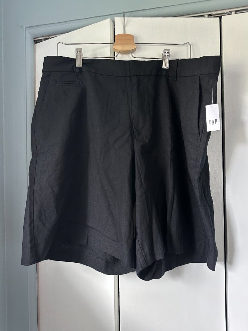 Gap 9" Low Rise Linen-Blend Trouser Shorts - Black 16